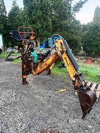 Retro escavatore per trattore