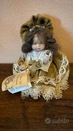 BAMBOLA DI PORCELLANA