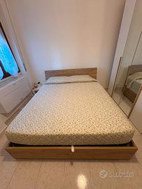 Letto matrimoniale completo di rete e materasso