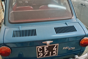 Auto d'epoca fiat 850 s
