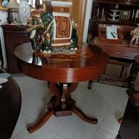 tavolo da centro, con piano a scacchiera 