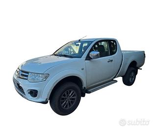 Mitsubishi L200 2.5 DI-D/136CV DC Invite DPF
