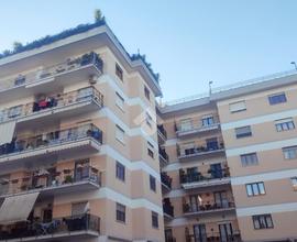 4 LOCALI A NAPOLI