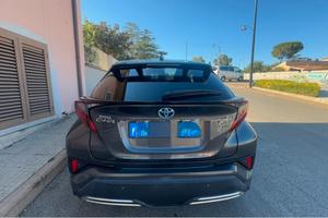 TOYOTA CHR 2.0 HYBRID