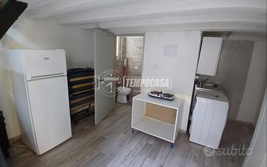 Negozio completamente ristrutturato