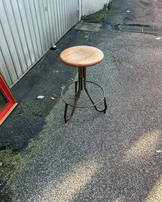 Sgabello industrial vintage