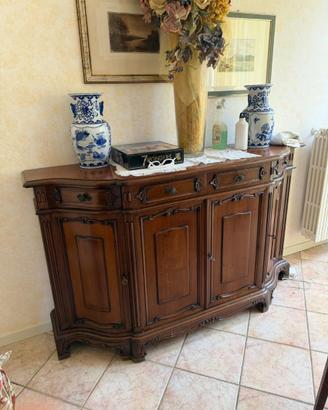 MOBILI IN STILE ANTICO