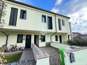 VILLA A SCHIERA A ROVIGO