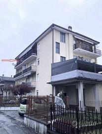 Immobile in asta di 121 m² con 3 locali e box auto