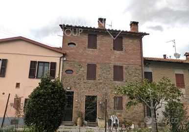 Casa indipendente con terrazza, giardino e cantina