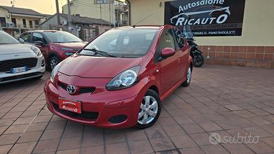 Toyota Aygo 1.0 12V VVT-i 5 porte Sol Connect Red 