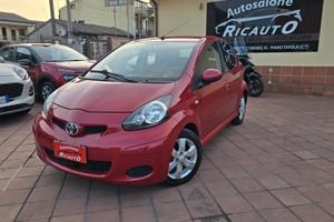 Toyota Aygo 1.0 12V VVT-i 5 porte Sol Connect Red 