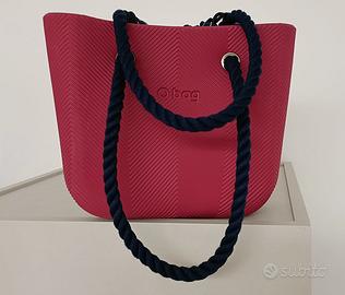 borsa O Bag colore fucsia e blu 