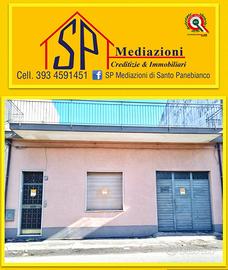 Singola ampio garage e terreno