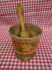 Mortaio vintage decorato in legno 