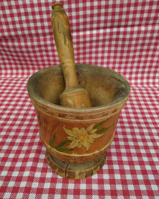 Mortaio vintage decorato in legno 