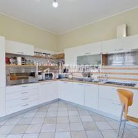 MERAVIGLIOSO APPARTAMENTO IN VILLA