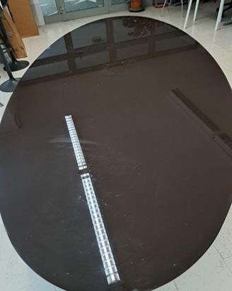 Tavolo vetro smaltato marrone con sgabelli