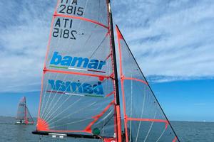 barca a vela 29er