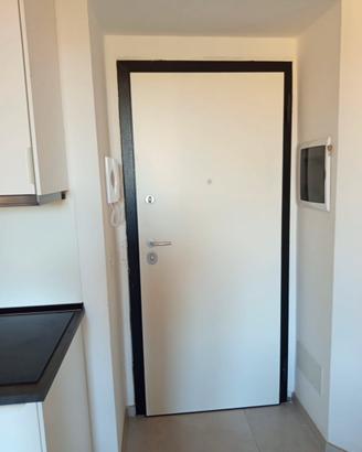 Stock porte blindate da magazzino
