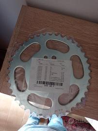 Corona 40 denti passo 520 per Yamaha NUOVA 