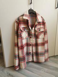 Camicia over t-shirt in flanella