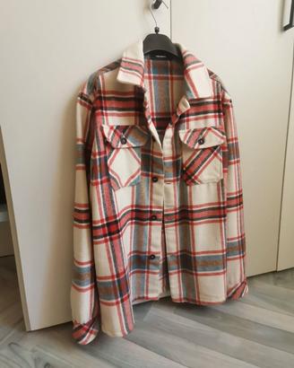 Camicia over t-shirt in flanella