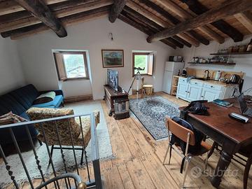 Porzione di intera casa a Torre di Santa Maria