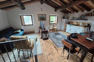 Porzione di intera casa a Torre di Santa Maria