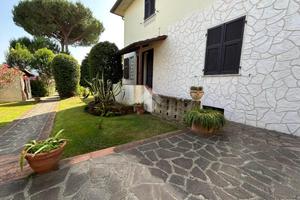 CASA SEMINDIPENDENTE A SARZANA