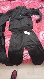 Tute complete più cuffie applee