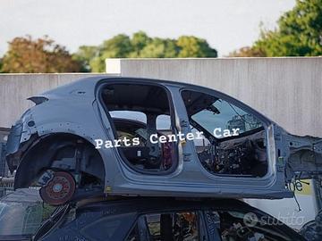 Scocca ricambi per taglio lamierati Peugeot 208