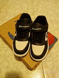 Scarpe Champion bambino numero 32 bianche e nere c