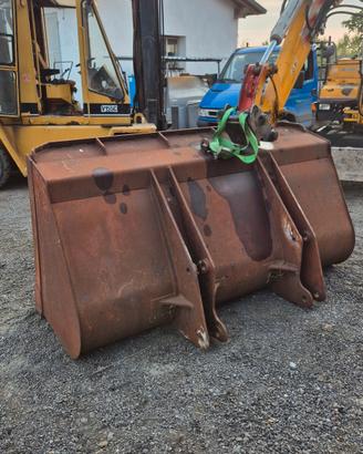 Benna pala anteriore per trattore