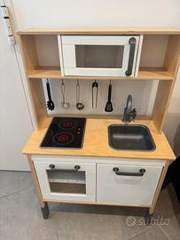 Cucina IKEA e tantissimi accessori