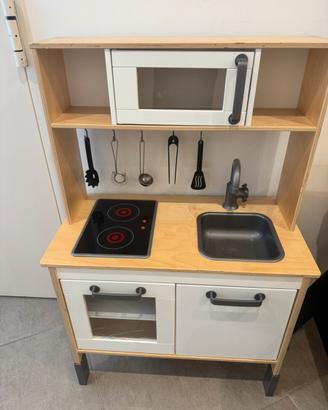 Cucina IKEA e tantissimi accessori