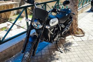 DUCATI SCRAMBLER 800 ICON DARK, 11000 KM