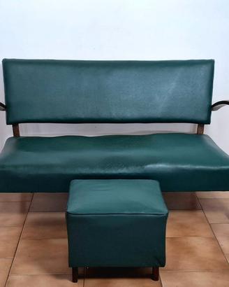 divano anni 50 ' in similpelle e legno.
