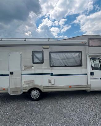 MC Louis 560 Mansardato 7 posti 2000 a Bergamo