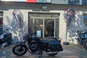 Moto Guzzi V7 II STONE 750 2015