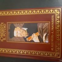 libro Nostradamus profezie. 