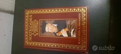 libro Nostradamus profezie. 