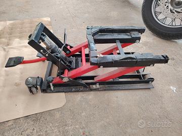 Cavalletto alza moto idraulico
