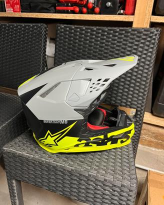 Casco motocross nuovo