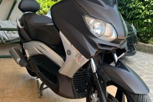 Yamaha X-Max 250 4t