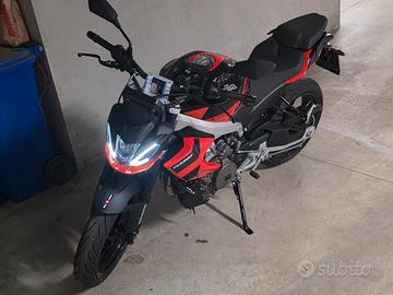 Aprilia Tuono 457 Piranha Red