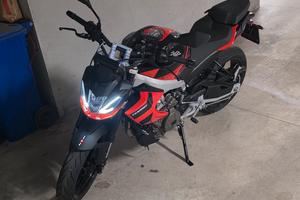 Aprilia Tuono 457 Piranha Red
