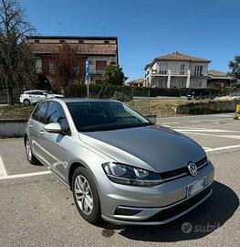 VW Golf 1.6TDI 115CV DSG 2019  perfetta
