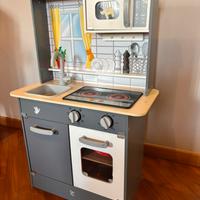 Cucina giocattolo in legno