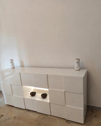 Amadia bianca con luce led praticamente nuova 